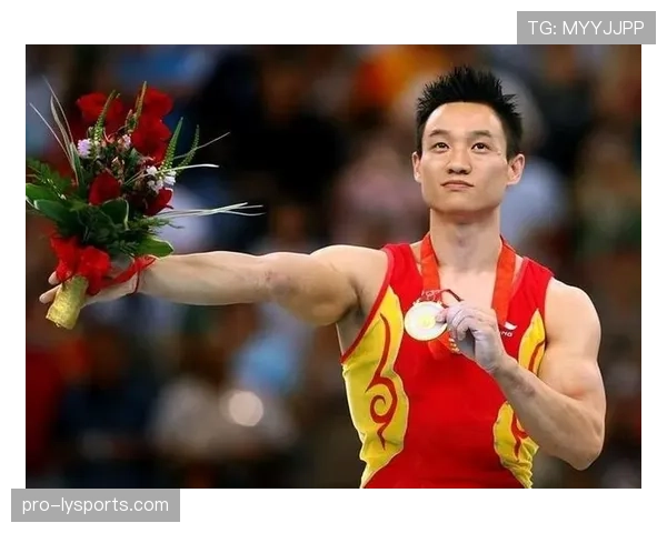 杨威家里厕所竟然比健身房设备还高档？这差距我服了！